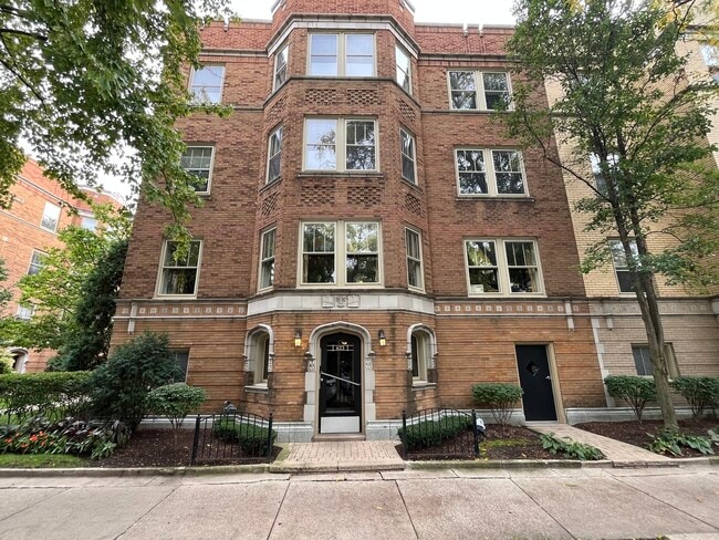 Primary Photo - 623 Washington Blvd