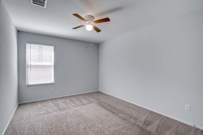 Building Photo - 3352 Lauren Nicole Ln