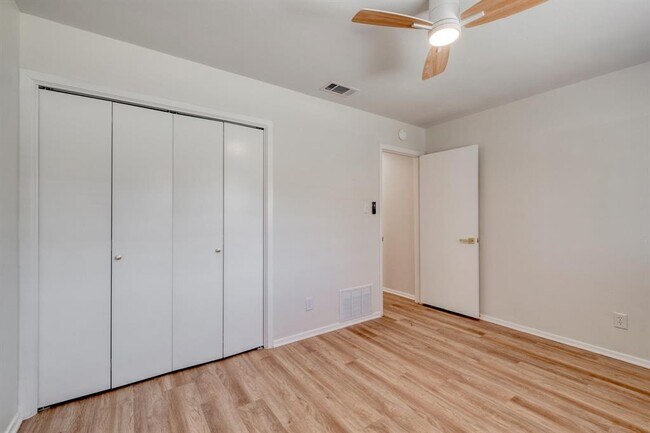 Building Photo - 2306 Berry Hill Cir