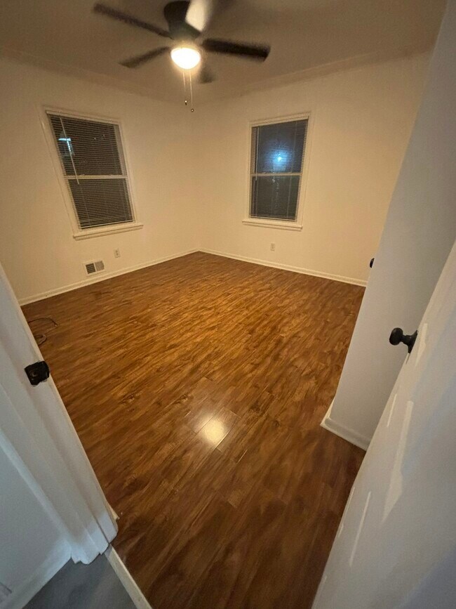 Building Photo - 115 Pierson Cir