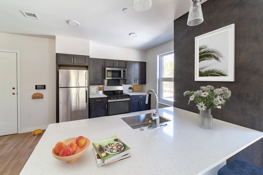 Building Photo - Walnut Knoll Apartments