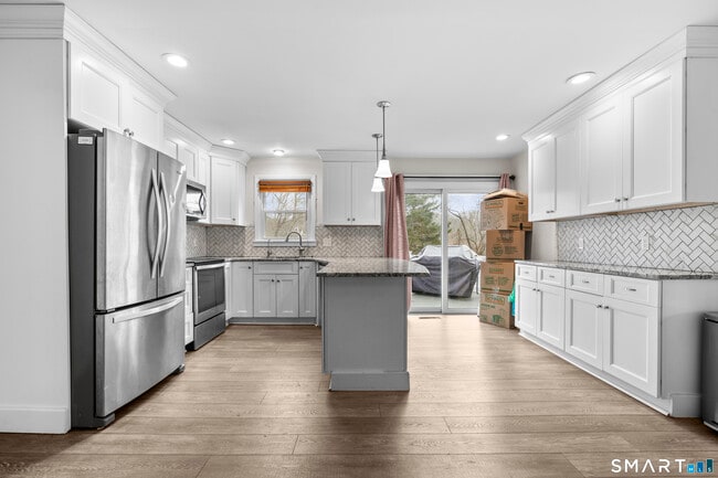 Building Photo - 91 Benz St