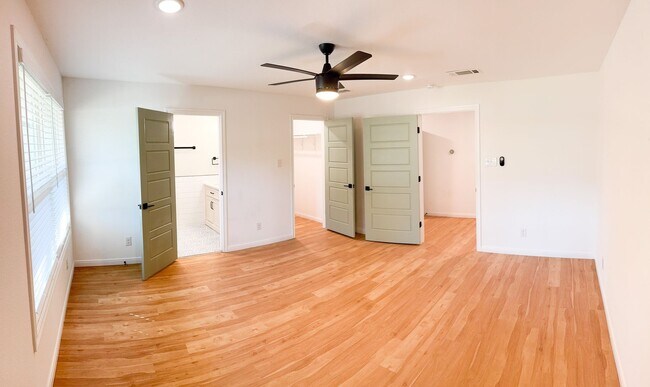 Building Photo - 2302 Brooklawn Dr