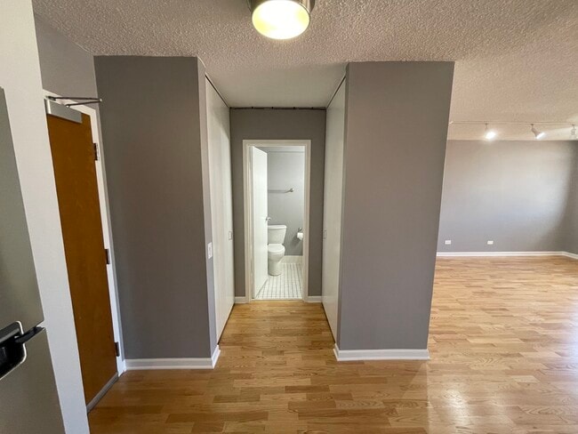 Building Photo - 2800 N Orchard St