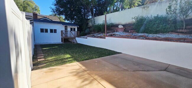 Building Photo - 90 Lupe Ave