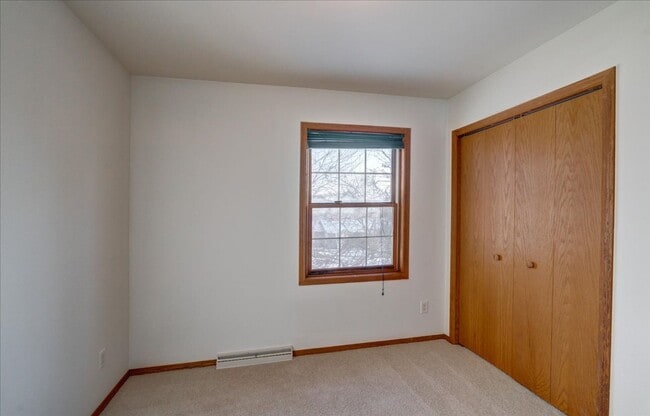 Building Photo - 2806 Wentworth Dr