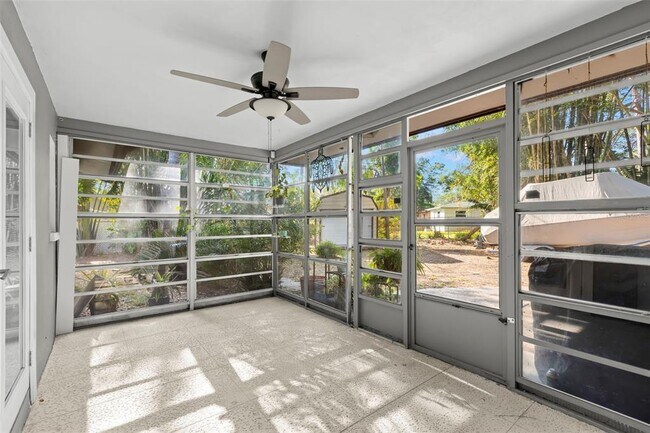 Building Photo - 320 Lake Maggiore Blvd S