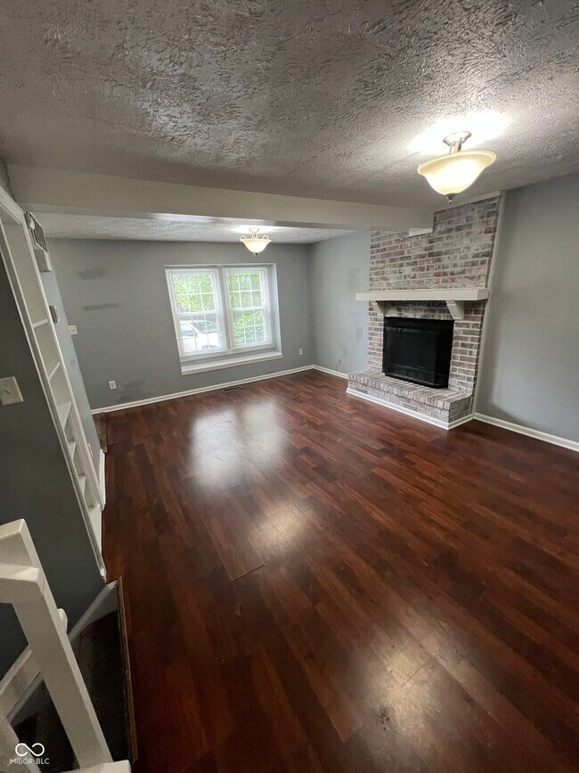 Building Photo - 9445 Timber View Dr
