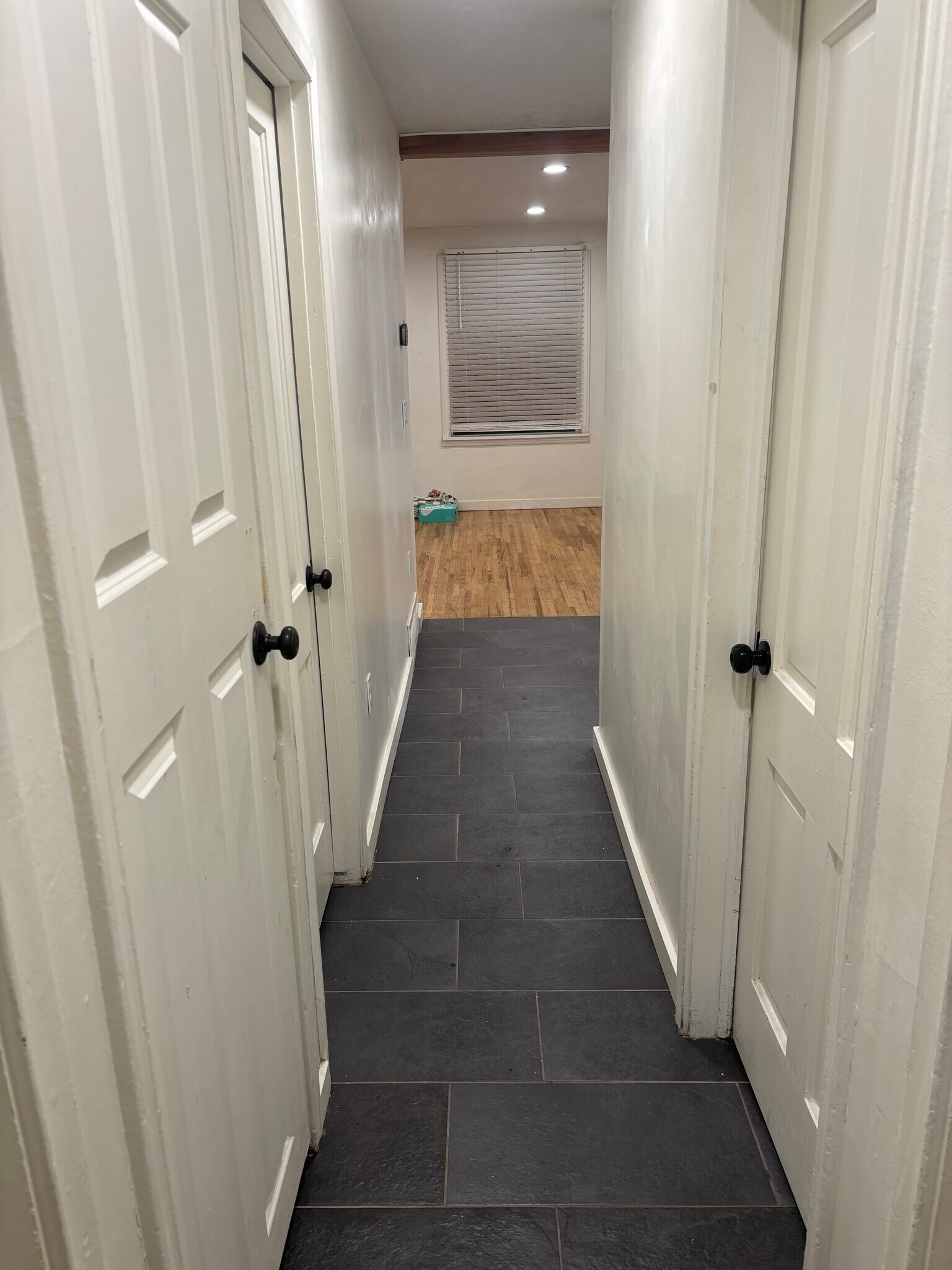 Building Photo - 555 800 E