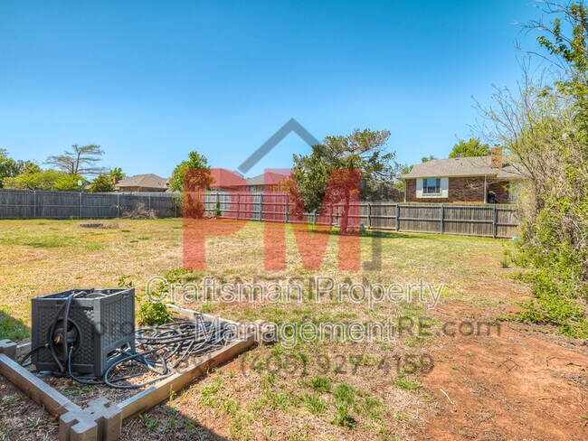Building Photo - 13601 Pinehurst Rd