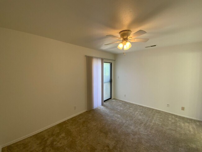 Building Photo - 3 Bedroom Single Story Home Available Near...