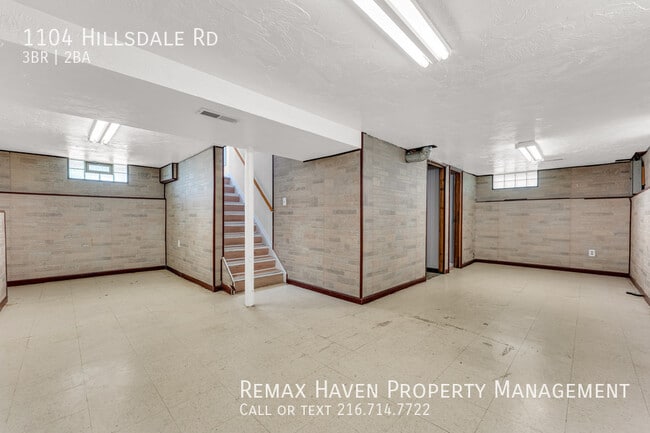 Building Photo - 1104 Hillsdale Rd