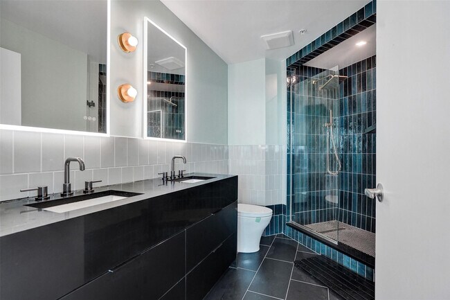 Building Photo - 1900 N Bayshore Dr