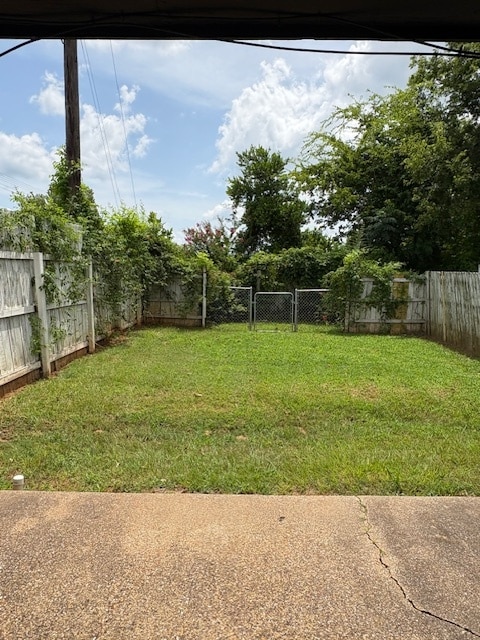 Building Photo - 305 W Main St