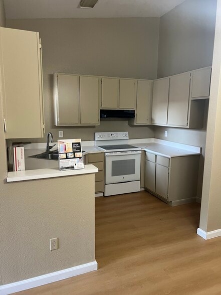 Building Photo - 7 Lancaster Cir