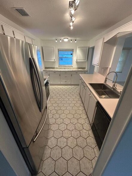 Building Photo - 2013 Vastine Dr