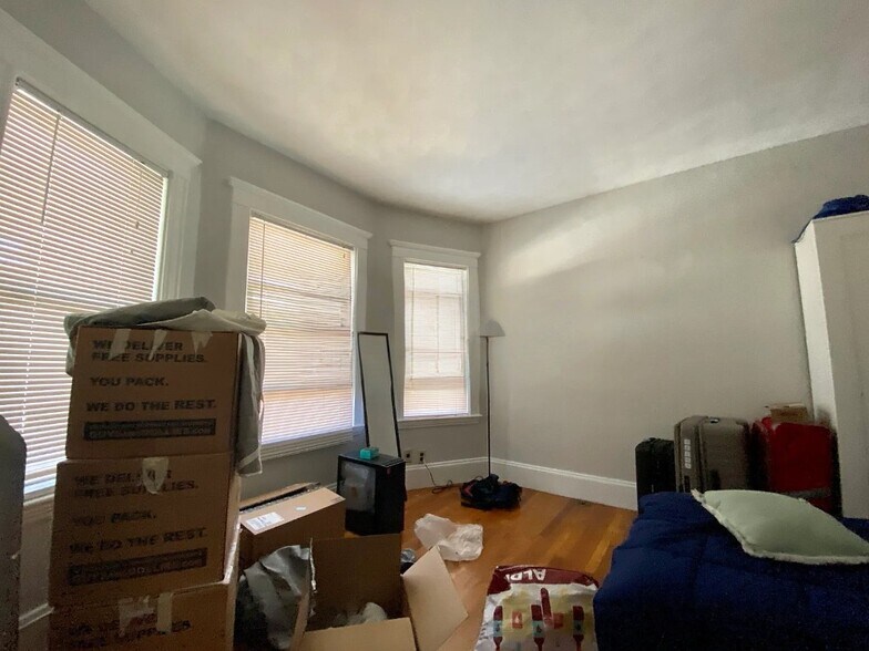 Building Photo - 38 George St