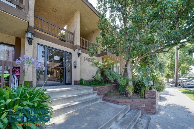 Building Photo - 14632 Magnolia-204D