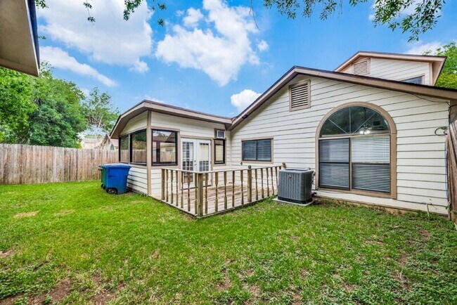 Building Photo - 6158 Valley Clf