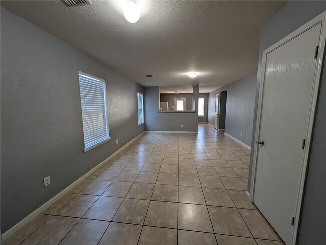 Building Photo - 8235 Wooded Terrace Ln