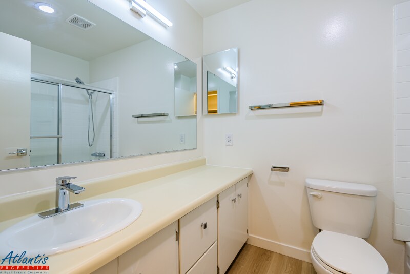 Building Photo - 555 S 10th St