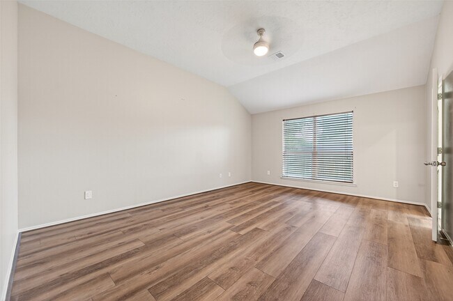 Building Photo - 18499 Sunrise Pines Dr