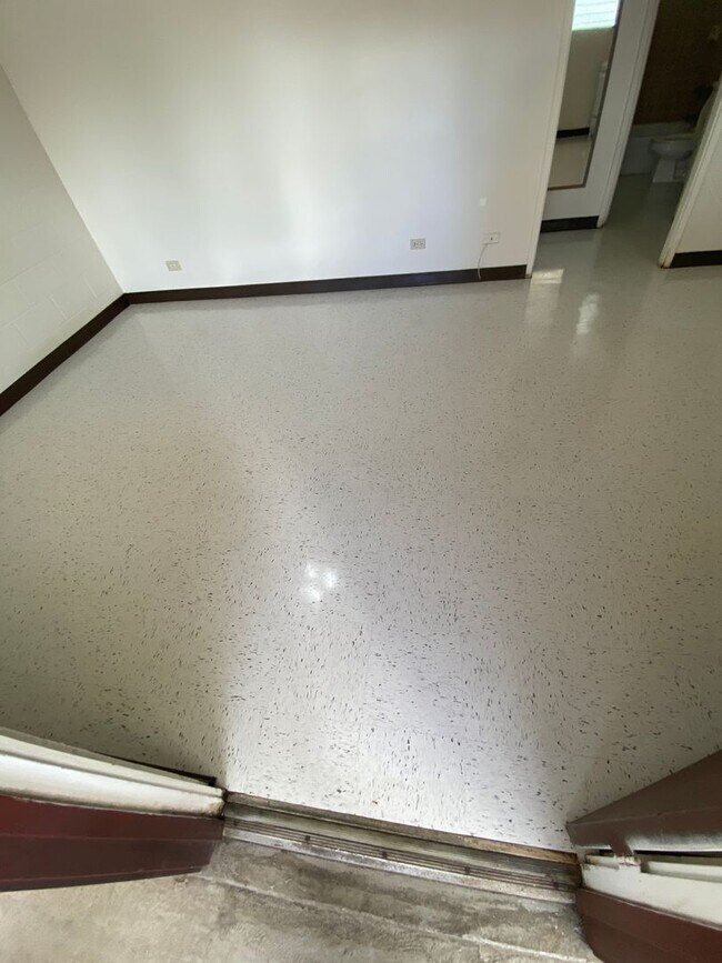 Building Photo - 1217/1223/1227 Kamaile Street