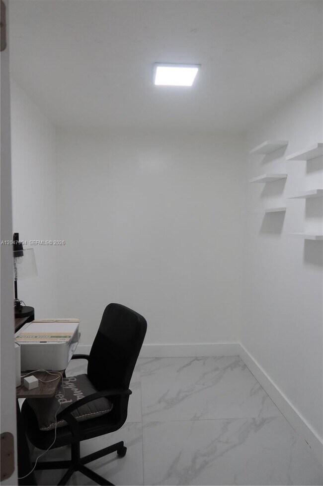 Building Photo - 4401 SW 102nd Pl