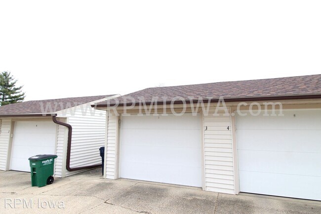 Building Photo - 9309 Sandler Dr