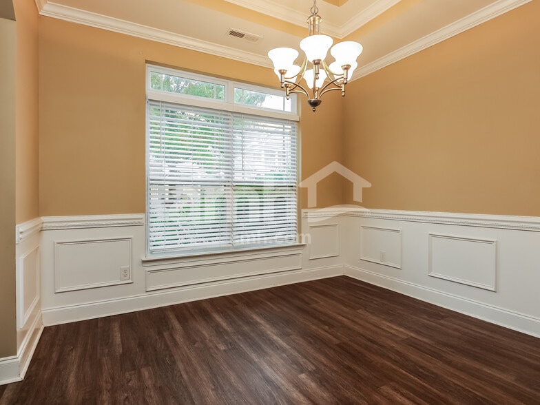 Building Photo - 65 Heritage Pky