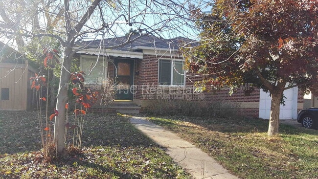 Building Photo - 1215 S Jackson St