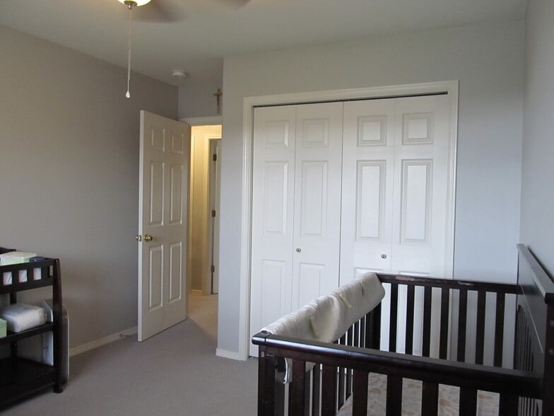 Building Photo - 2140 SW 35th Pl