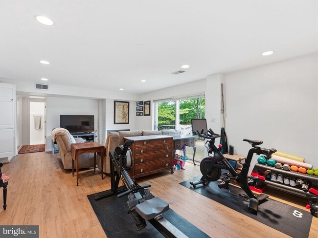 Building Photo - 405 Underhill Pl