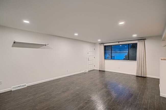 Building Photo - 3125 N Raleigh St