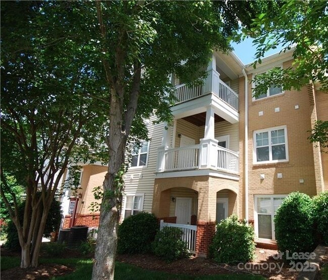 Primary Photo - 16246 Redstone Mountain Ln
