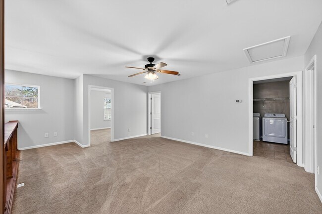 Building Photo - 4829 Hawkins Dr