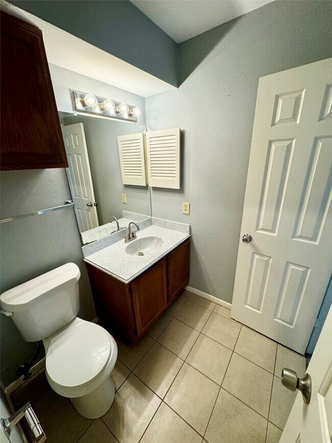 Building Photo - 14600 Fonmeadow Dr