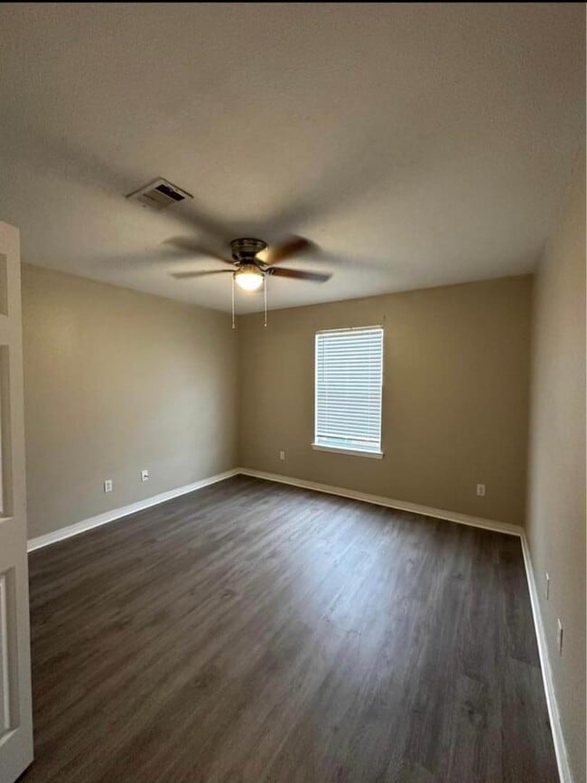 Building Photo - 15533 Quail Creek Cove