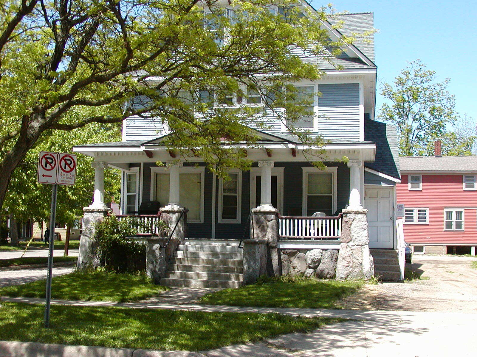 Building Photo - 722 W Vine St