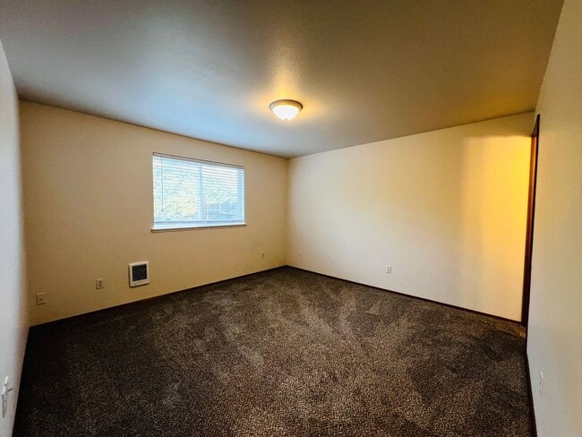 Building Photo - d1106