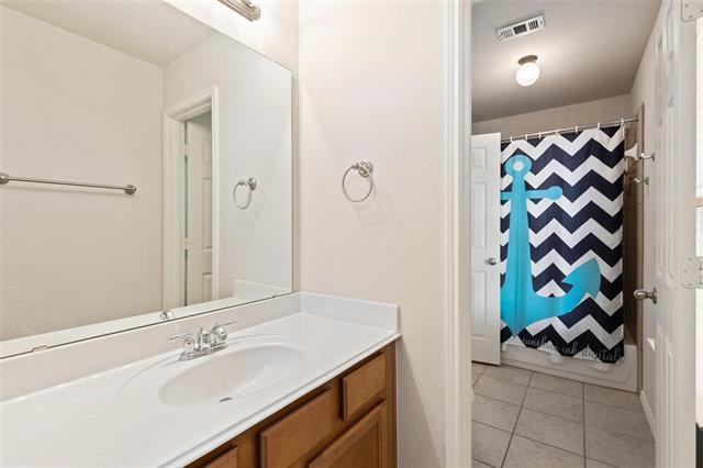 Building Photo - 9750 Grassland Dr