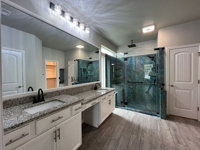 Building Photo - WALKING DISTANCE FROM OSO BAY WETLAND PRES...