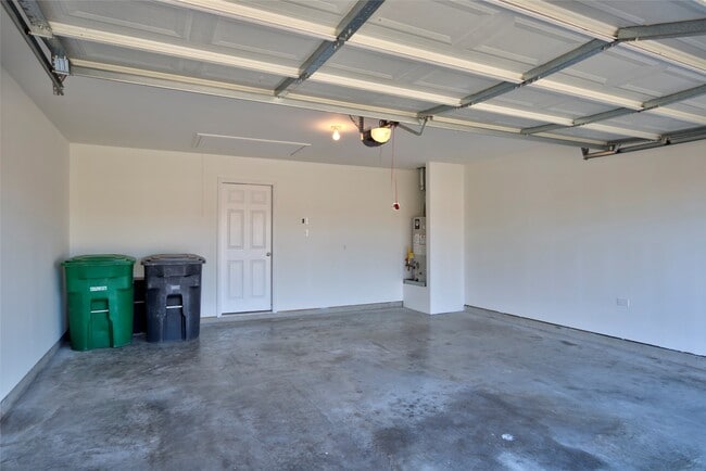 Building Photo - 1707 Howth Ave