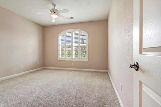 Building Photo - 8415 Disney Pl NE