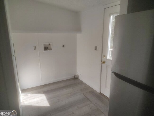 Building Photo - 826 Black Horse Run