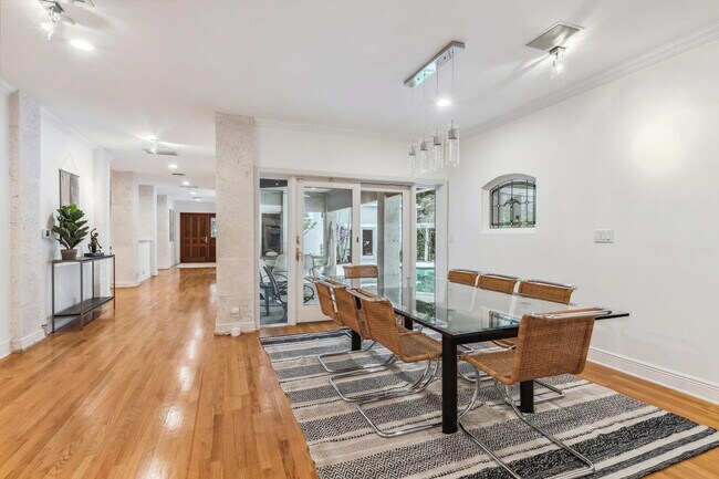 Building Photo - 3301 NE 16th St