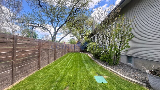 Building Photo - Stunning Home In Desired Boise Location!