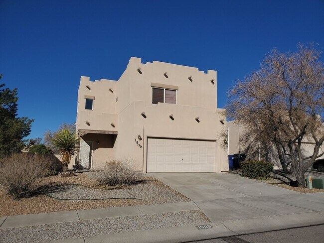 Building Photo - 1509 Calle Sonrisa NE