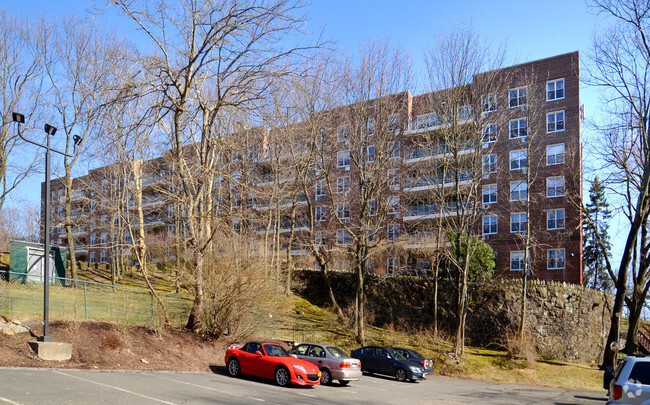 Building Photo - Castle Heights Cooperative