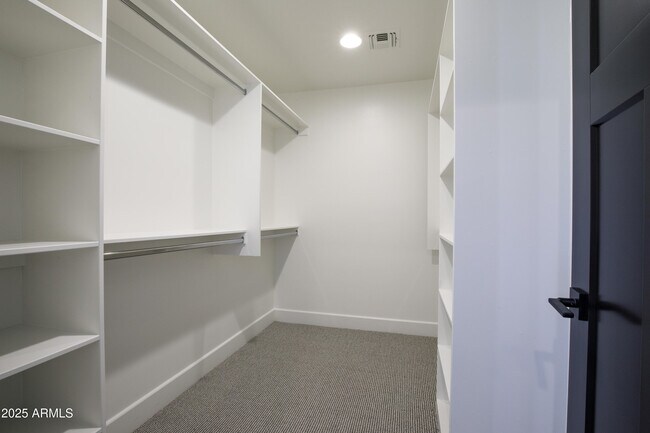 Building Photo - 4427 E Turney Ave